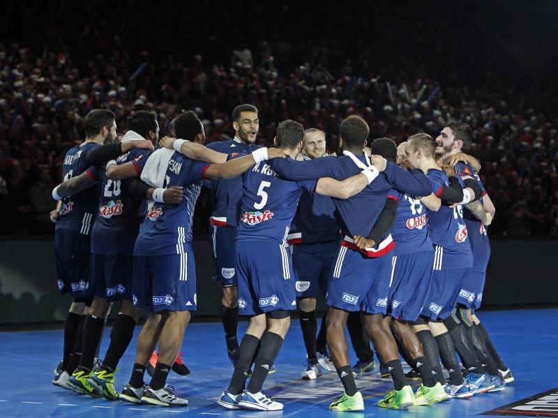 Gastgeber Frankreich bei WM auf Titelkurs