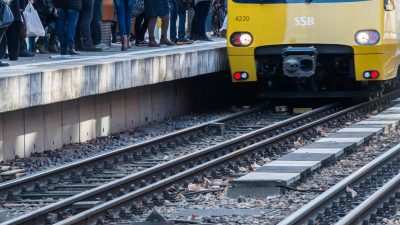 Karneval in Köln: Mann (44) stößt LKA-Polizist vor Straßenbahn – tot