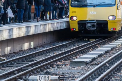 Karneval in Köln: Mann (44) stößt LKA-Polizist vor Straßenbahn – tot