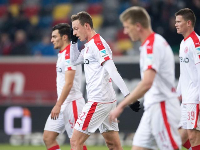 Die Düsseldorfer Fortuna kassierte eine 0:3-Pleite gegen den SV Sandhausen. Foto: Marius Becker/dpa