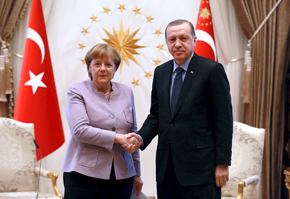 Merkel: Europa und Türkei sollten sich nicht vollends voneinander abwenden – Mit „Klugheit“ und „Klarheit“ agieren