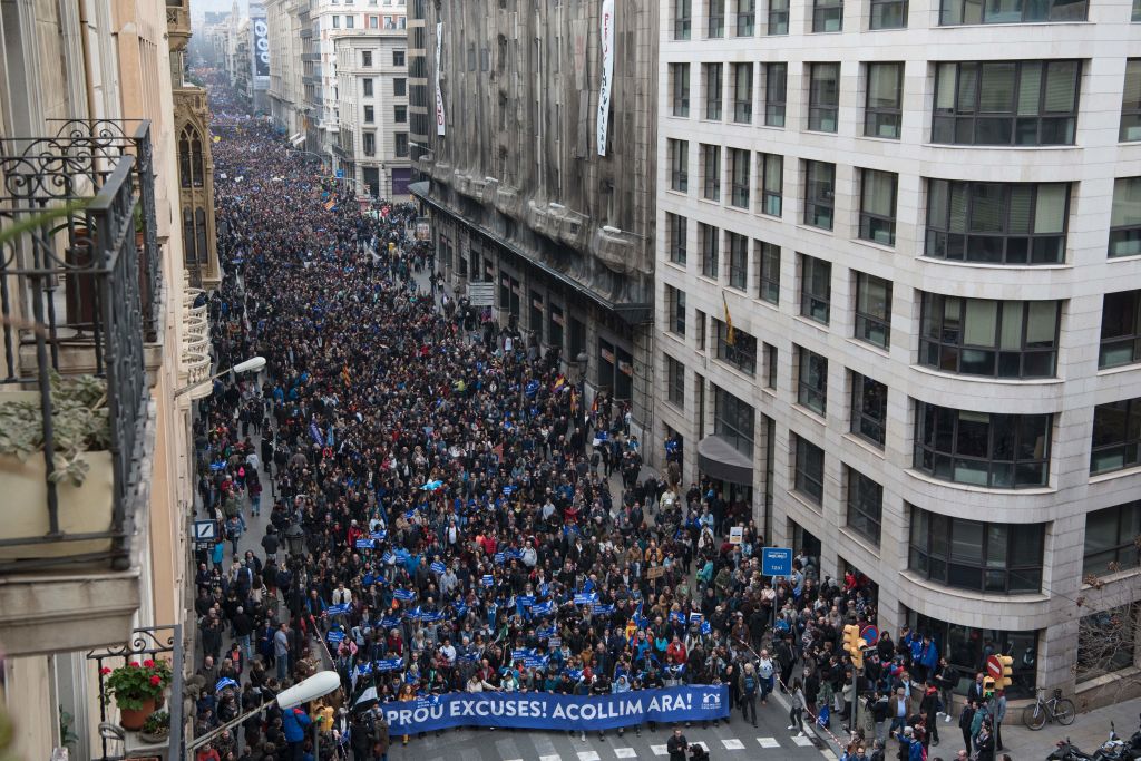 „Öffnet die Grenzen“ – 160.000 Menschen demonstrieren in Barcelona für die Aufnahme tausender Flüchtlinge in Spanien