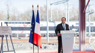 Polizist verletzt zwei Menschen bei Hollande-Rede unabsichtlich durch Schuss