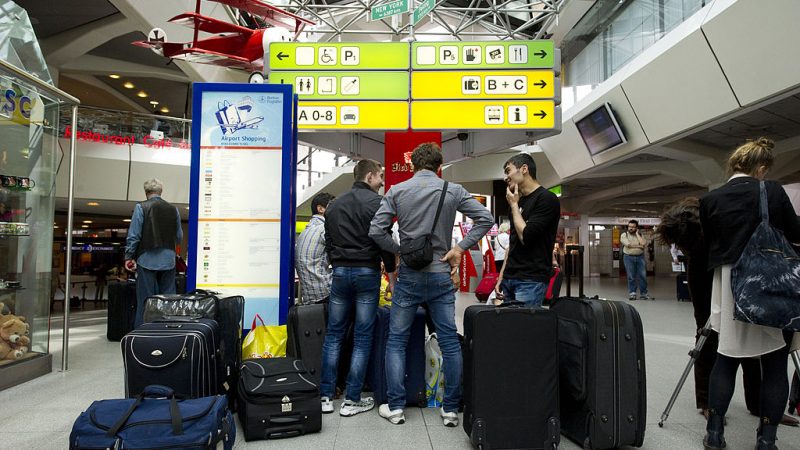Massenüberwachung im Namen der Terrorbekämpfung: Daten von Flugreisenden sollen ab 2018 gespeichert werden