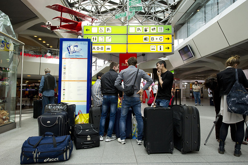 Massenüberwachung im Namen der Terrorbekämpfung: Daten von Flugreisenden sollen ab 2018 gespeichert werden