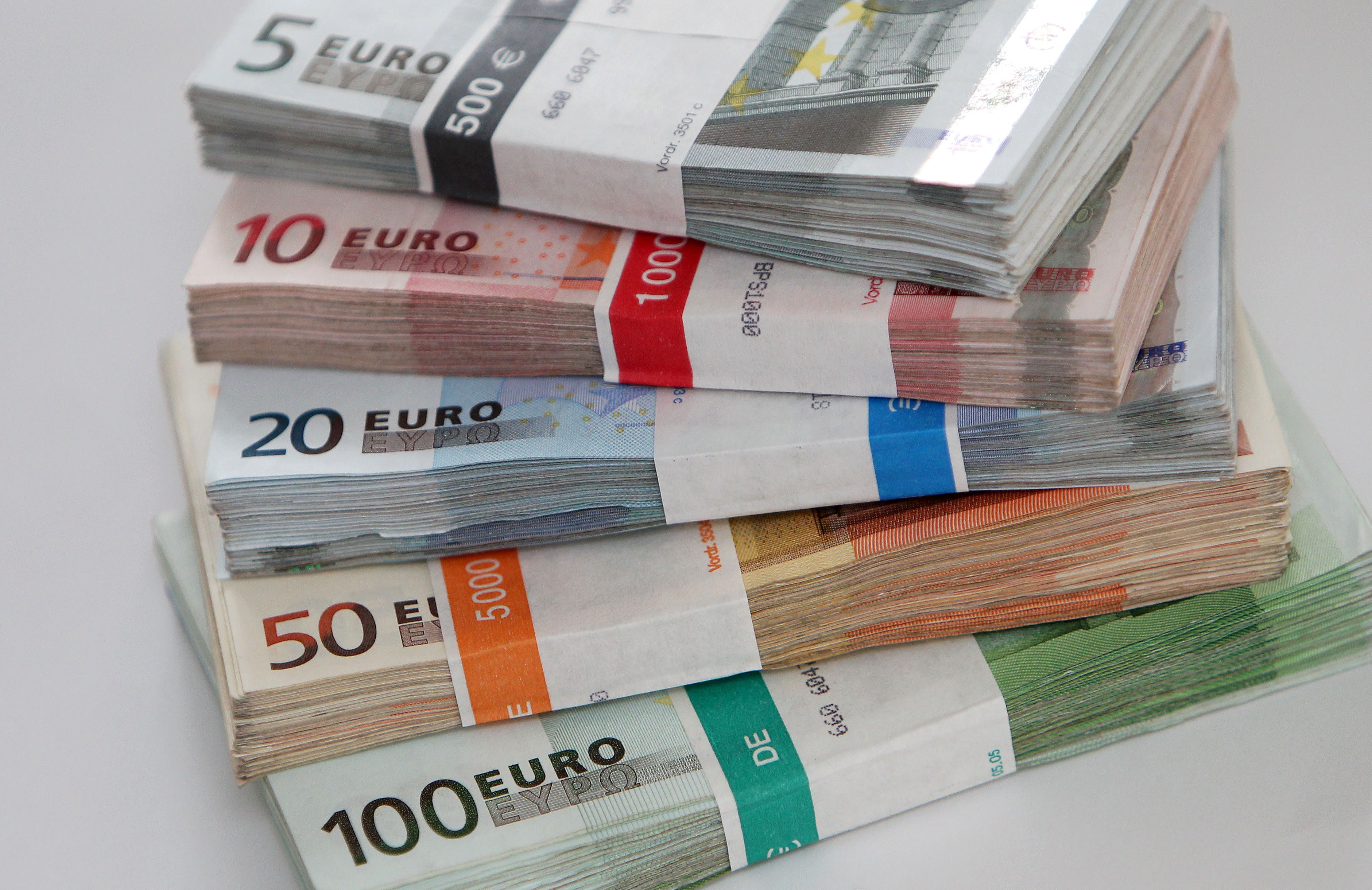 SPD-Politiker soll BAMF-Aufenthaltstitel gefälscht und verkauft haben: 3.000 – 5.000 Euro pro Stück