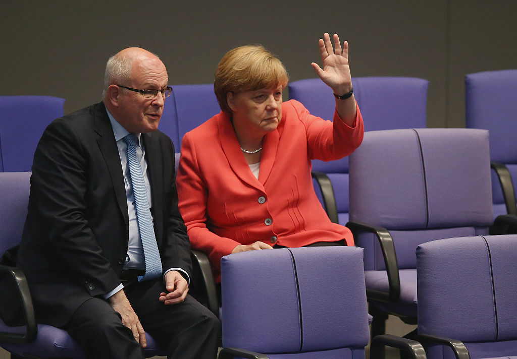 CDU-Spitze gibt Merkel einhellig Rückendeckung für ihren Vertrauten Volker Kauder