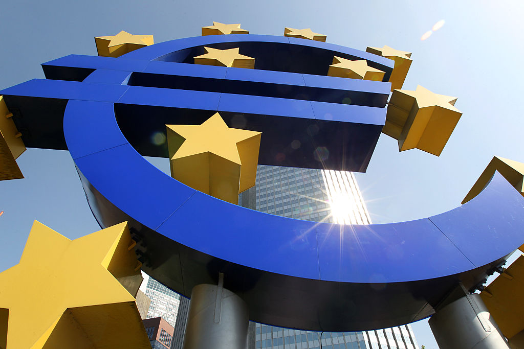 EZB drosselt Anleihenkäufe zum Jahresende leicht – Leitzins bei null Prozent