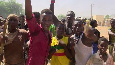 „Orte der Sünde“: Muslimische Jugendgruppe in Mali greift Bars und Alkoholläden an