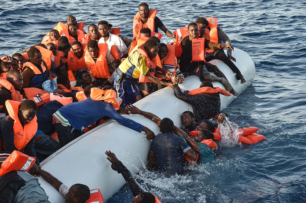 Tusk: Schließung der Flüchtlingsroute über Libyen „in Reichweite“