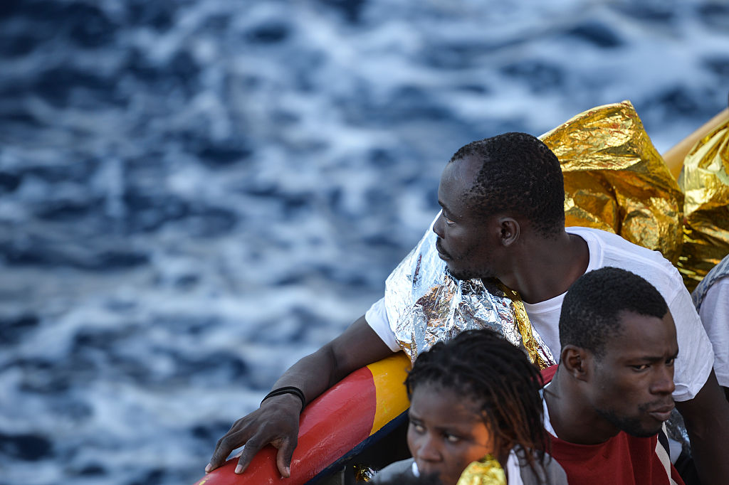 Italien beschließt: Schnellere Asylverfahren und 18 dauerhafte „Rückführungszentren“ im Land
