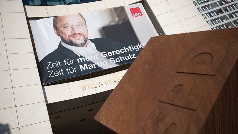 EU-Behörde prüft umstrittene Zulagen für Mitarbeiter von SPD-Kanzlerkandidat Schulz