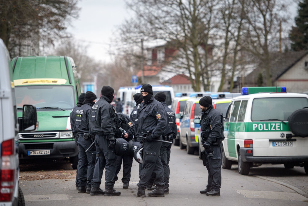 Südbayern: Razzia mit 200 Polizisten bei Ermittlungen wegen Waffenhandels