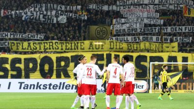 „Pflastersteine auf die Bullen“ und „Bullen schlachten“: Polizei wirft Borussia-Vereinsführung Begünstigung von Fan-Gewalt vor