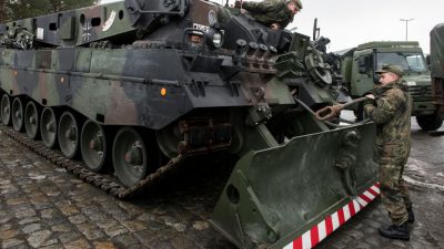 Bundeswehr bringt Schützen- und Kampfpanzer auf den Weg nach Litauen