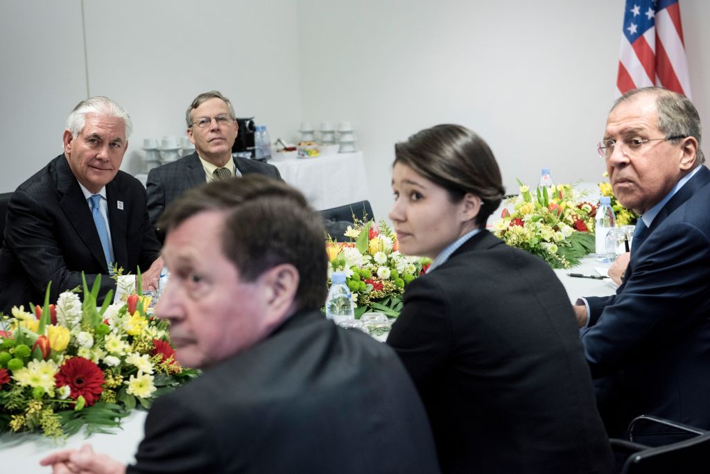 US-Außenminister Tillerson mit russischem Kollegen Lawrow zusammengetroffen