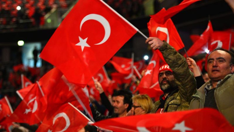 Türkische Politiker heizen Streit weiter an: EU soll „auf den Weg der Demokratie“ zurückkehren