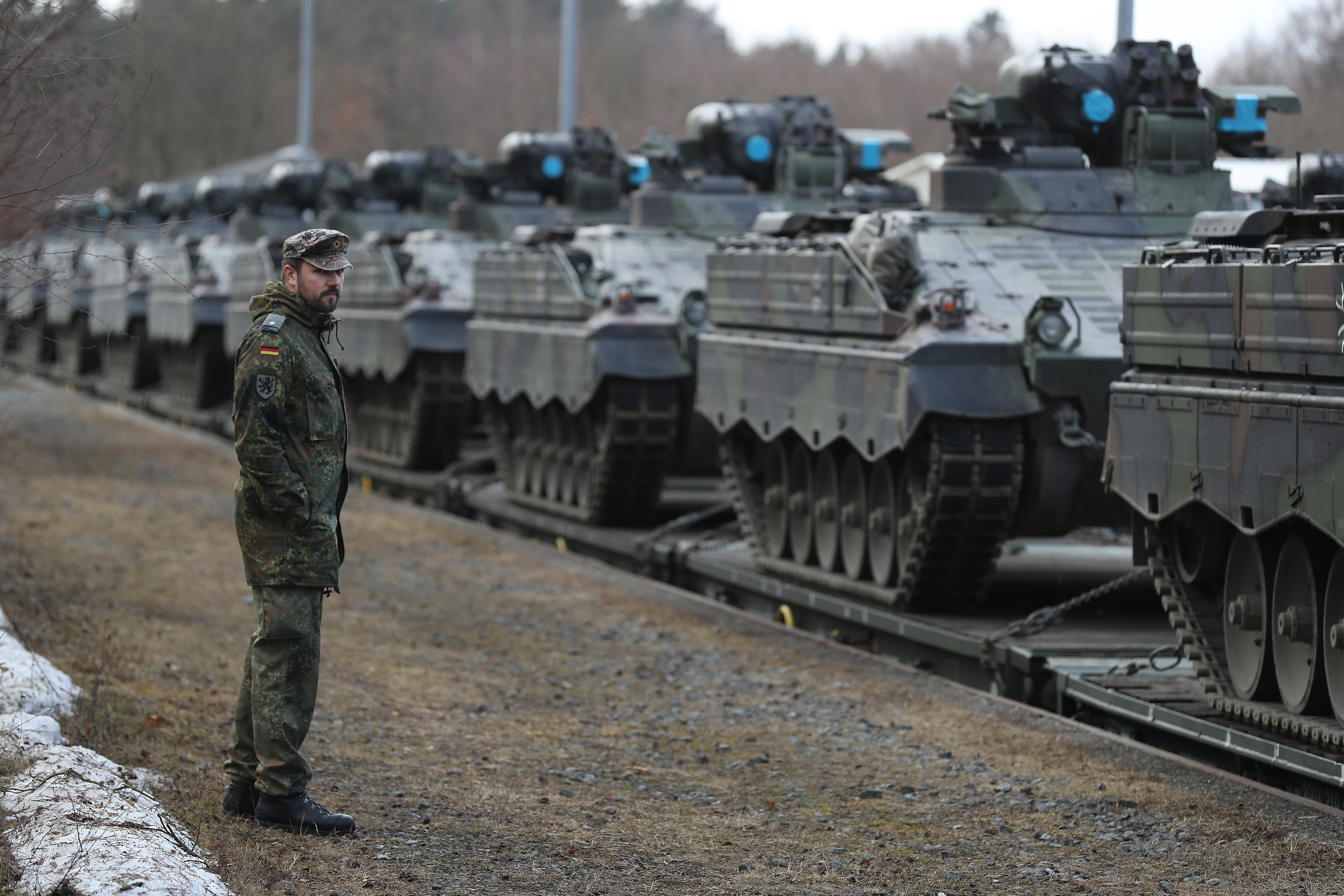 Gabriel und von der Leyen streiten über 30 Milliarden Euro pro Jahr für mehr Kriegsgerät