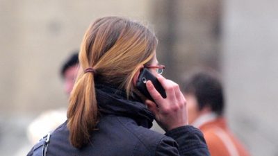 Verbraucherschützer warnen vor Handy-Policen