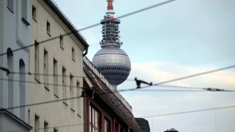 Ex-Stasi-Mitarbeiter erhält Bürgermedaille in Berlin