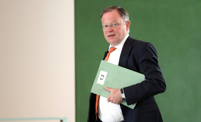 Niedersachsens Ministerpräsident für Begrenzung von Managergehältern