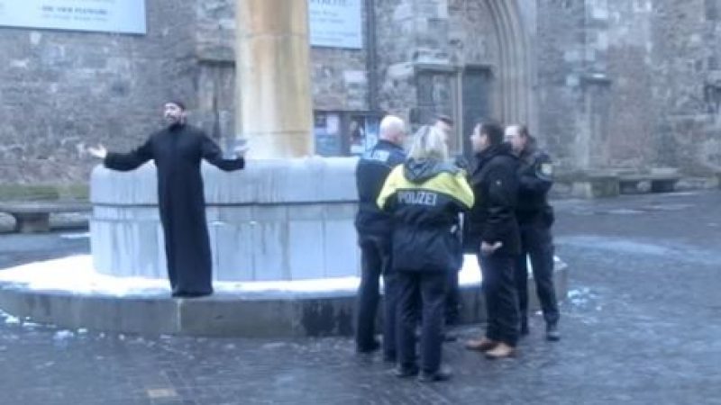 Euphemistische Islam-Kritik in Halle: „Allah ist Frieden“ – Der „irre Prediger“ auf dem Marktplatz – Polizei ratlos