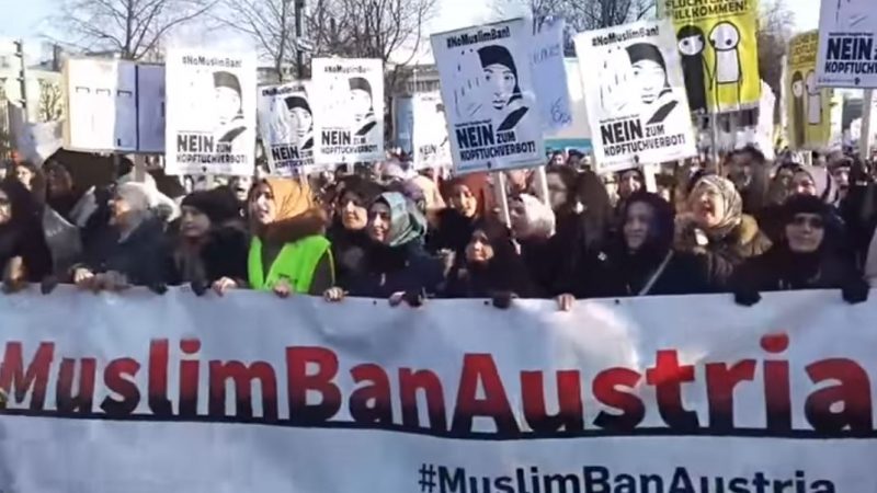 Wien: Demo für Kopftuch und gegen Integrationspaket – Muslimische Frauen fordern Freiheit