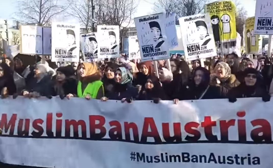 Wien: Demo für Kopftuch und gegen Integrationspaket – Muslimische Frauen fordern Freiheit