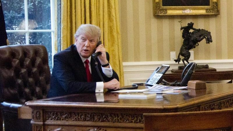 US-Präsident Trump gratuliert Emmanuel Macron telefonisch zur Wahl