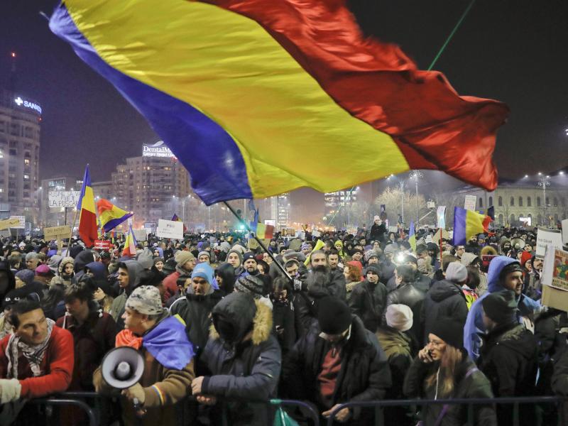 Erneut Proteste in Rumänien – Bürger fordern: „Rücktritt! Rücktritt!“ – Kein Vertrauen mehr in die Regierung