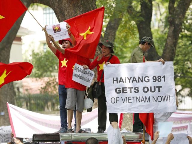 Protest gegen China: Vietnamesen demonstrieren gegen die Territorialpolitik des großen Nachbarn im Norden. Foto: Luong Thai Linh/Archiv/dpa
