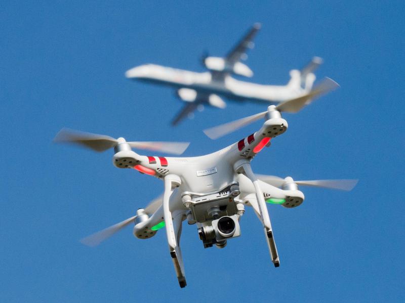 Kameradrohnen und Selfie-Flugobjekte liegen im Trend – 300.000 Drohnen wurden 2016 gekauft