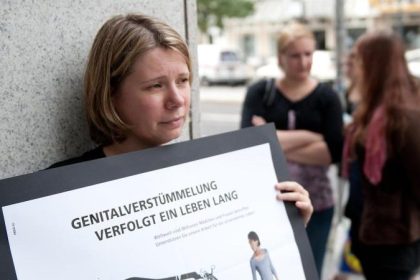 Familien schicken junge Mädchen zur Genitalverstümmelung „auf Urlaub“ in ihr Heimatland