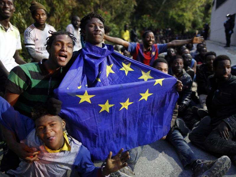 EU-Kommission fordert von Marokko Stopp weiterer Migranten vor Ceuta