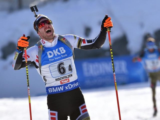 Schlussläufer Dominik Landertinger (l) sicherte Österreich die Bronzemedaille. Foto: Martin Schutt/dpa