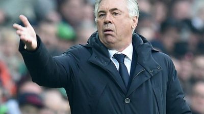 Mittelfinger-Geste: Ancelotti spendet 5000 Euro