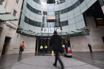 Sechs BBC-Moderatoren verzichten nach Protest auf Teil ihrer Gehälter