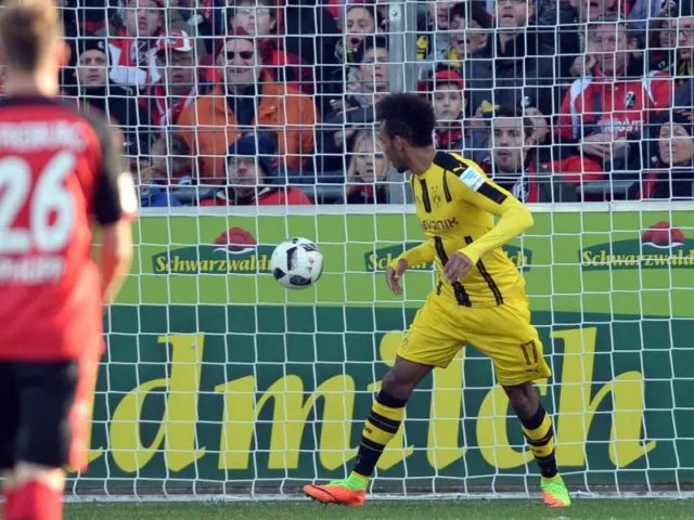 Dortmunds Pierre-Emerick Aubameyang traf gegen Freiburg doppelt. Foto: Patrick Seeger/dpa