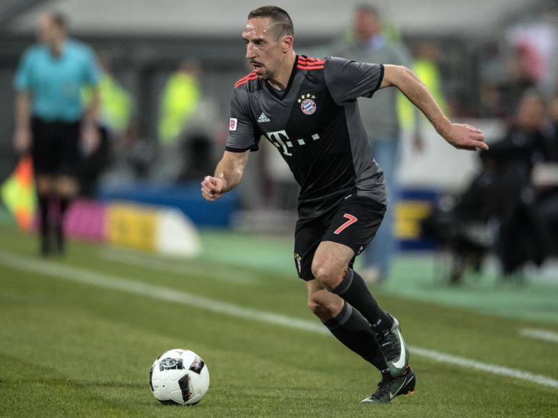 FC Bayern im Pokal mit Ribéry gegen Schalke