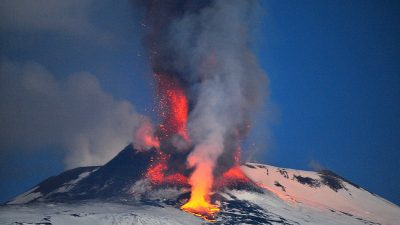 Herumfliegende Steine und Glut: Ausbruch des Ätna bringt Wandergruppe in schwere Bedrängnis