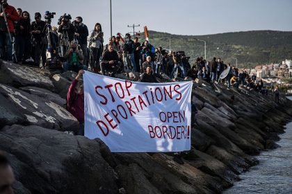 Rund 2.000 Menschen demonstrieren in Athen gegen EU-Flüchtlingspakt mit der Türkei