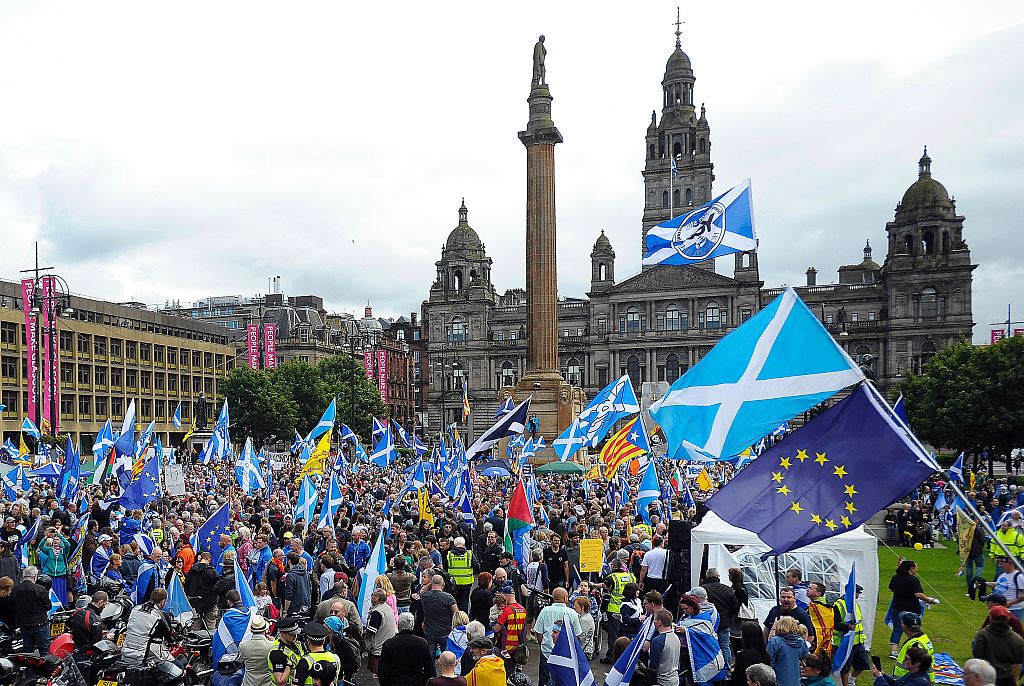 Schottisches Parlament für neues Unabhängigkeitsreferendum