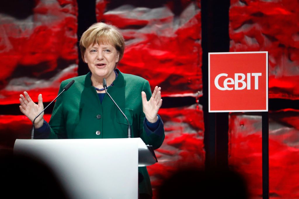 Kanzlerin Merkel und Japans Statschef Abe rufen zu freien Märkten auf