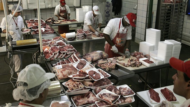 Fleischskandal erschüttert Brasilien: Gammelfleisch wurde aufgehübscht und erneut verkauft – Exporte in die EU