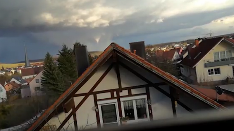 Tornado bei Würzburg – Dächer abgedeckt, keine Verletzten + Video