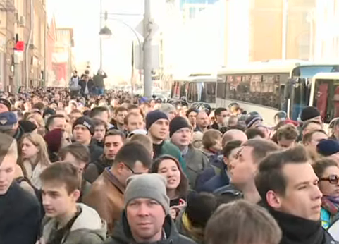 Tausende Menschen demonstrieren in Russland gegen Korruption + Livestream aus Moskau