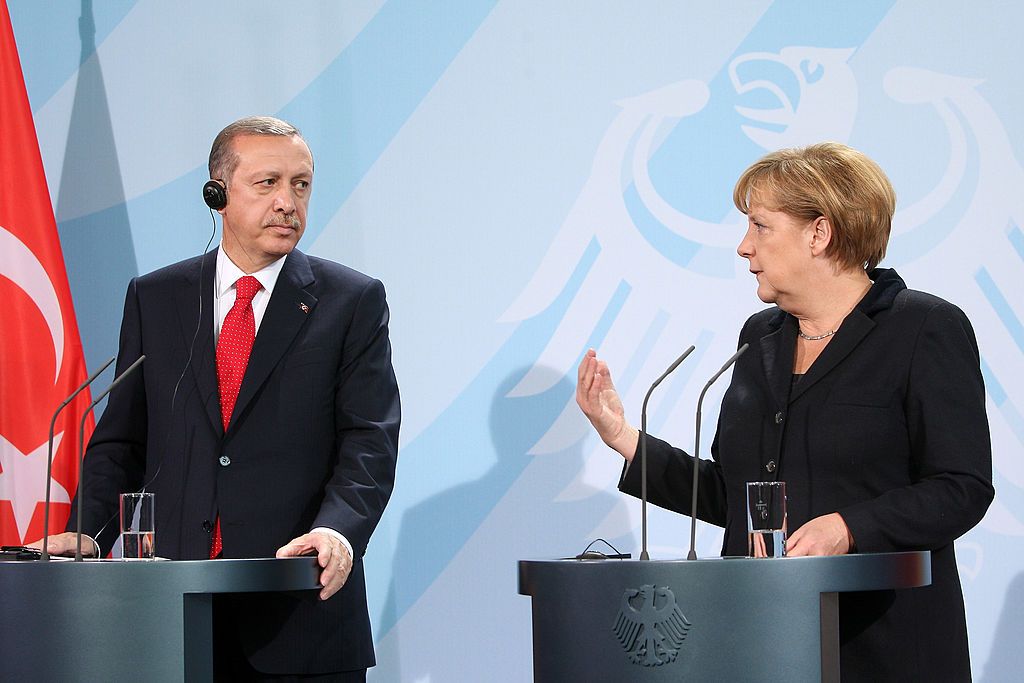 Erdogan wirft Merkel „Unterstützung von Terroristen“ vor – Seibert: Anschuldigungen sind „erkennbar abwegig“