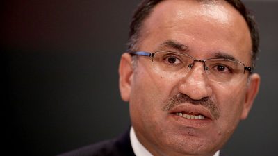 Türkischer Justizminister macht Wahlkampf in Deutschland