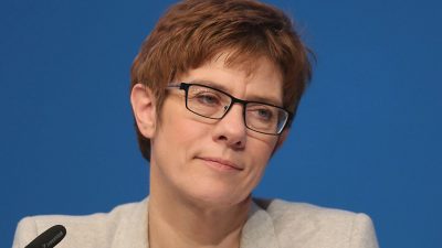 „Ich bin von meinem eigenen Schrei aufgewacht“: Kramp-Karrenbauer spricht über Autounfall