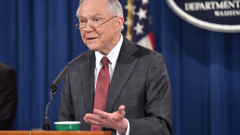 US-Justizminister Sessions unter Beschuss, weil er hochrangige Pädophile verhaften lassen will